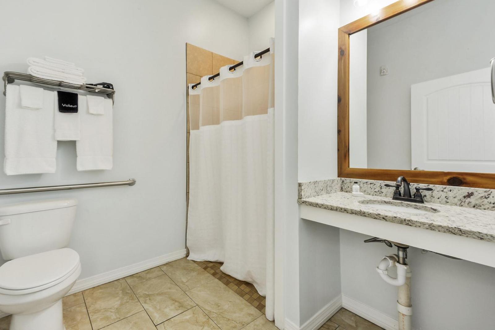 Hotel Whiskey In Pass Christian Chambre photo